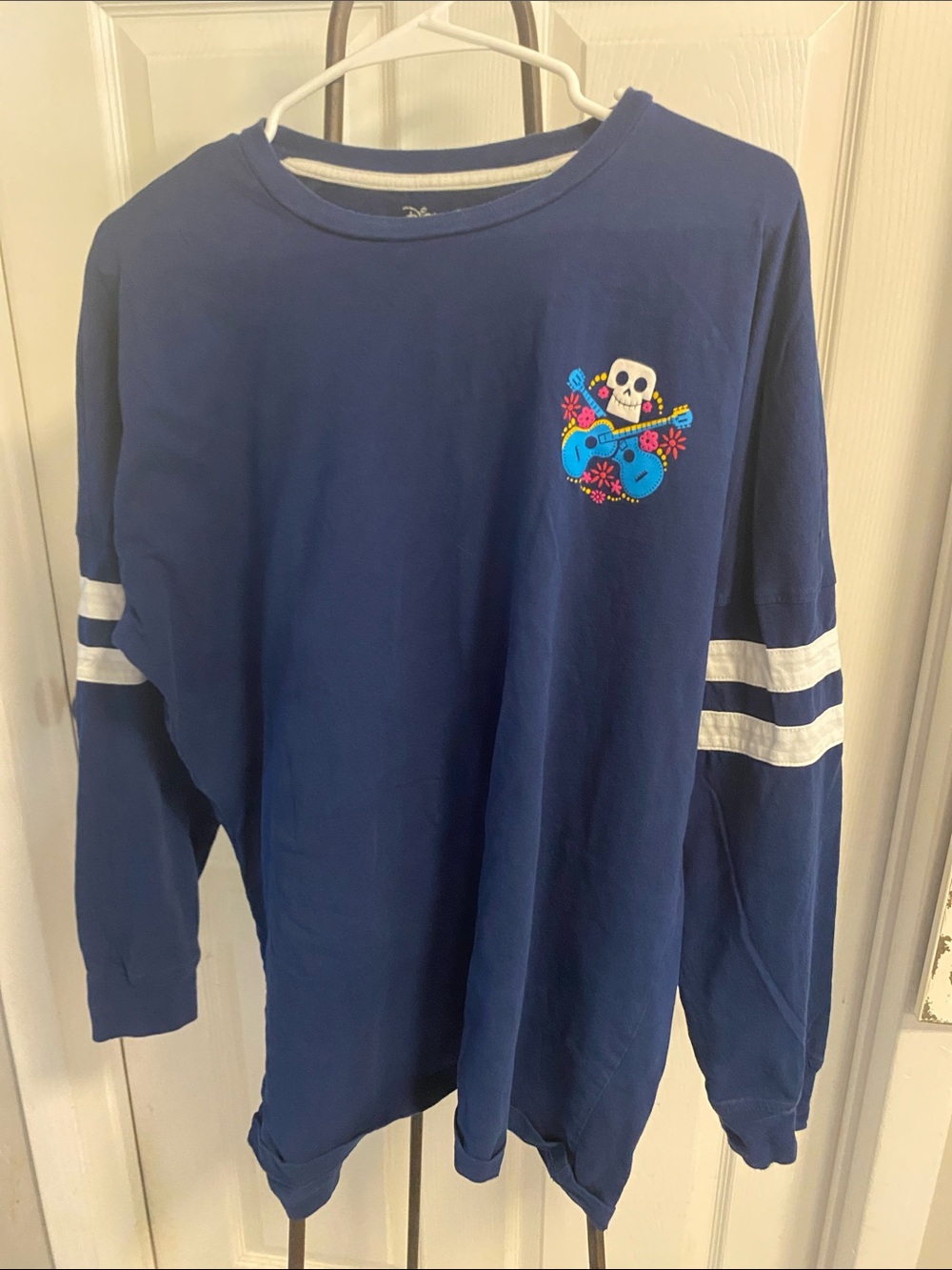 Disney Pixar Coco Navy Blue Long-Sleeve Graphic Tee size M